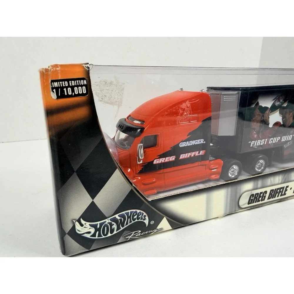 RARE Hot Wheels Greg Biffle #16 Grainger Victory Lane Transporter Sealed